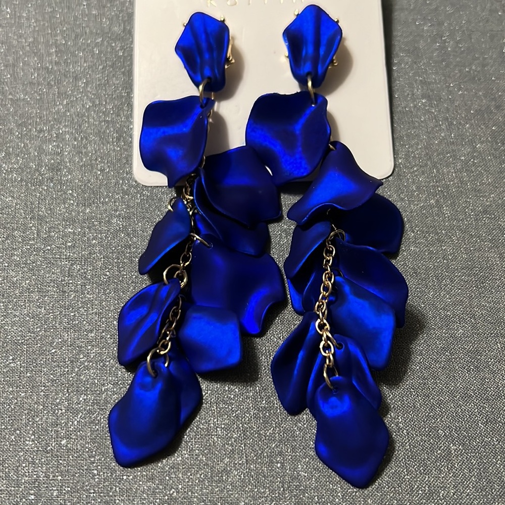 🔵Rich bright Blue Tiered Petal Earrings